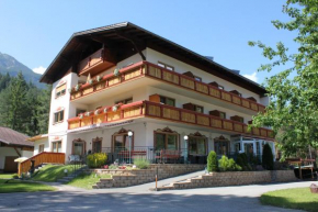 Hotel Garni Waldhof - Wohlfühlen am Lech Stanzach